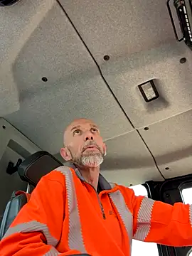 Snapshot of Sly38900 chatting on 10-09-25, 03:01 Sly38900 online show from 10-09-25, 03:01