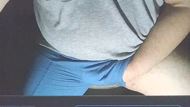 Snapshot of emr077 chatting on 07-03-26, 01:23 emr077 online show from 07-03-26, 01:23