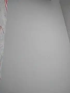 Snapshot of LaraStons chatting on 11-10-25, 11:43 LaraStons online show from 11-10-25, 11:43