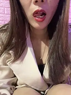 Snapshot of Moon_pusy chatting on 02-11-26, 02:50 Moon pusy online show from 02-11-26, 02:50