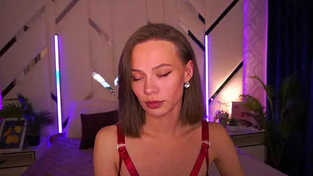 ShyySiren online show from 12-18-25, 02:43