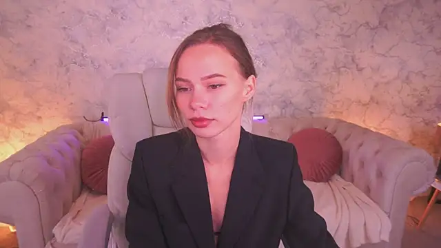 ShyySiren online show from 10-29-25, 08:02