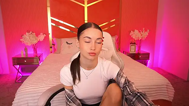 CherryyLulu online show from 10-15-25, 07:27