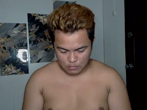 Snapshot of Gayasianzowe chatting on 09-24-25, 07:15 Gayasianzowe online show from 09-24-25, 07:15