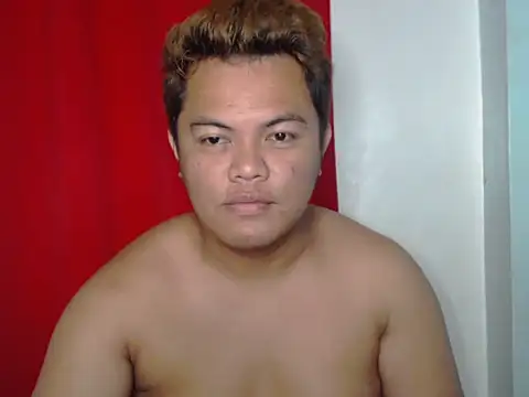 Snapshot of Gayasianzowe chatting on 09-25-25, 03:45 Gayasianzowe online show from 09-25-25, 03:45