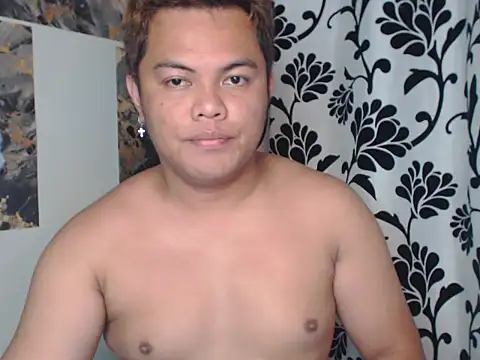 Snapshot of Gayasianzowe chatting on 09-17-25, 04:36 Gayasianzowe online show from 09-17-25, 04:36
