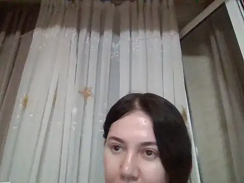 Snapshot of Lomivah chatting on 10-23-25, 06:17 Lomivah online show from 10-23-25, 06:17