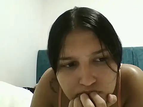Snapshot of EimyKissx chatting on 10-15-25, 03:49 EimyKissx online show from 10-15-25, 03:49