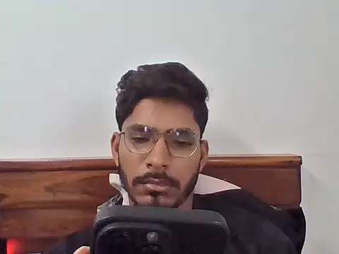 Snapshot of vikranthLong chatting on 09-30-25, 08:09 vikranthLong online show from 09-30-25, 08:09