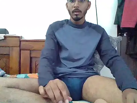 Snapshot of vikranthLong chatting on 10-16-25, 09:06 vikranthLong online show from 10-16-25, 09:06