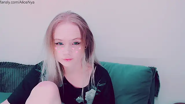 AliceNya cute online show from 10-27-25, 04:35