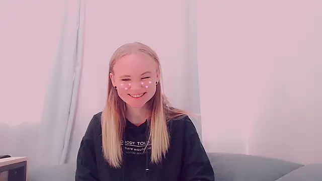 Snapshot of AliceNya_cute chatting on 06-25-26, 05:12 AliceNya cute online show from 06-25-26, 05:12