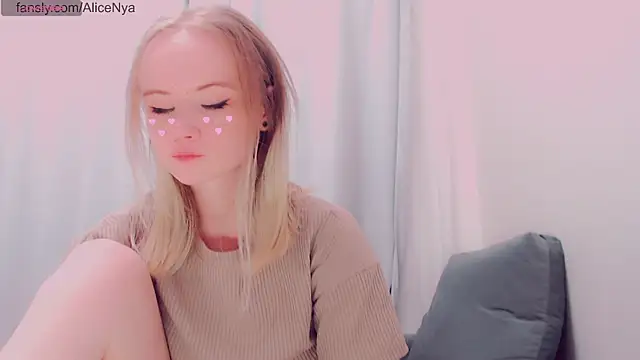 AliceNya cute online show from 12-15-25, 04:29