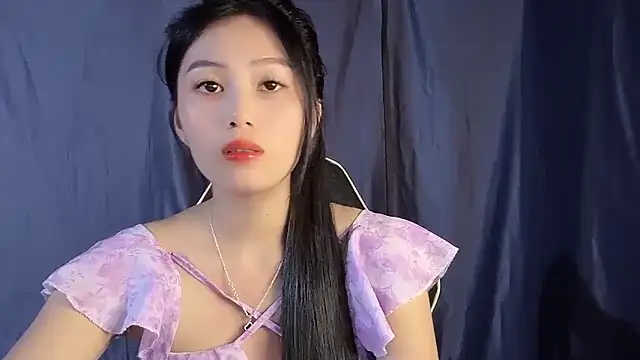 Snapshot of Lyly4757 chatting on 09-24-25, 02:01 Lyly4757 online show from 09-24-25, 02:01