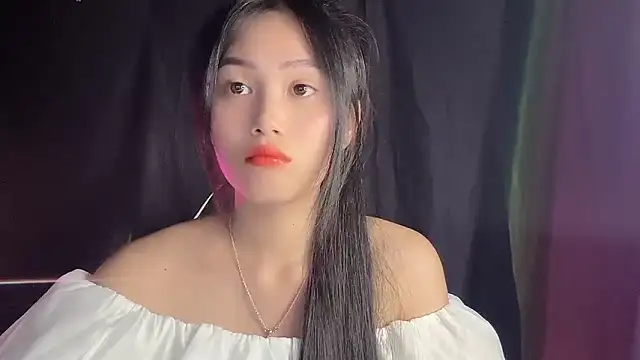 Snapshot of Lyly4757 chatting on 10-08-25, 02:29 Lyly4757 online show from 10-08-25, 02:29