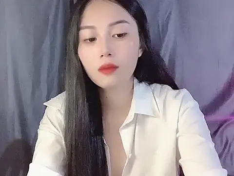 Snapshot of Lyly4757 chatting on 10-19-25, 01:08 Lyly4757 online show from 10-19-25, 01:08