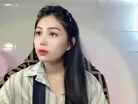 Lyly4757 online show from 11-08-25, 02:20