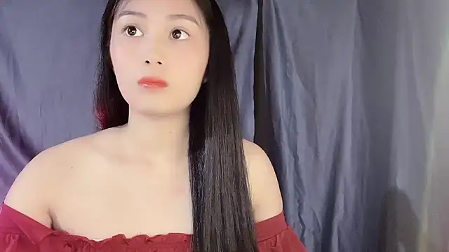 Snapshot of Lyly4757 chatting on 10-17-25, 01:24 Lyly4757 online show from 10-17-25, 01:24