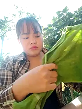 emilyzz online show from 11-22-25, 01:37