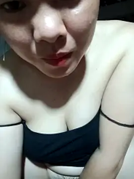 emilyzz online show from 04-12-26, 01:53