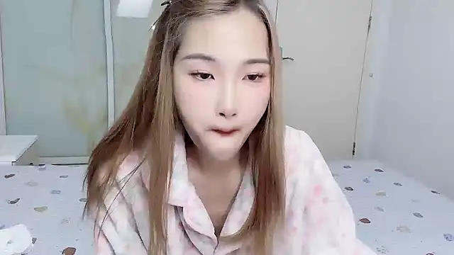 Snapshot of W-Sunflower chatting on 10-16-25, 06:10 W-Sunflower online show from 10-16-25, 06:10