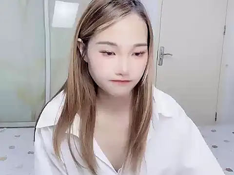 Snapshot of W-Sunflower chatting on 10-19-25, 02:31 W-Sunflower online show from 10-19-25, 02:31