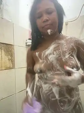 Snapshot of Milenvs chatting on 02-17-26, 12:30 Milenvs online show from 02-17-26, 12:30