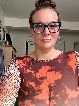 Ariasweetaspie online show from 11-26-25, 07:47