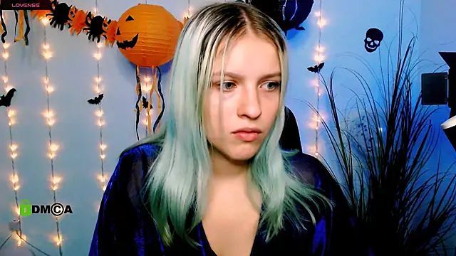 kaela spell  online show from 10-28-25, 07:46