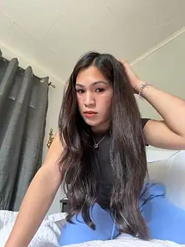 ZoeyJohnson online show from 11-24-25, 01:27