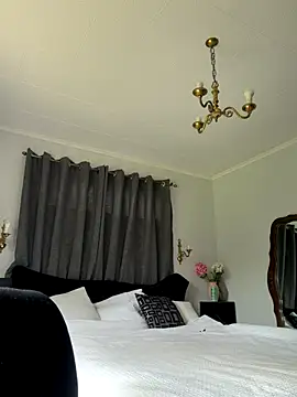 ZoeyJohnson online show from 11-13-25, 10:57