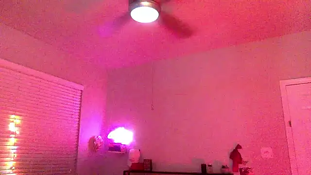 Snapshot of Texxaspearl chatting on 01-08-26, 07:03 Texxaspearl online show from 01-08-26, 07:03