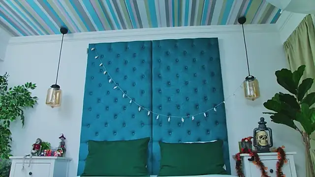 DesireeKeys online show from 10-30-25, 04:55