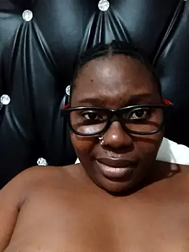 Snapshot of Darkchokola33 chatting on 09-28-25, 06:15 Darkchokola33 online show from 09-28-25, 06:15