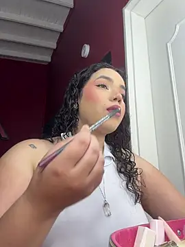 krisstenSantos online show from 12-20-25, 01:14