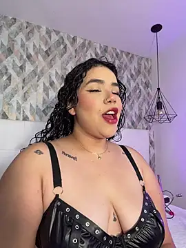 krisstenSantos online show from 05-26-26, 04:05