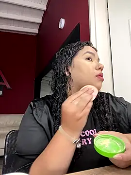 krisstenSantos online show from 09-30-25, 12:00