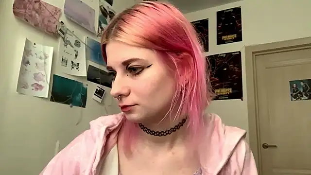 Snapshot of PinkVampire chatting on 10-04-25, 01:23 PinkVampire online show from 10-04-25, 01:23