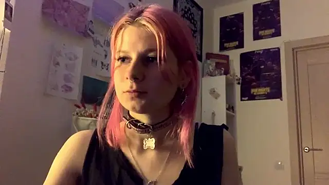 Snapshot of PinkVampire chatting on 09-21-25, 06:13 PinkVampire online show from 09-21-25, 06:13
