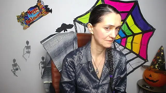 TayaFinch online show from 10-31-25, 02:46