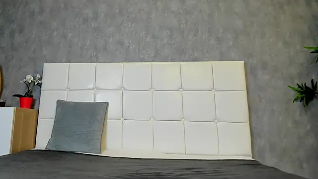 AmiraRees online show from 09-23-25, 05:47