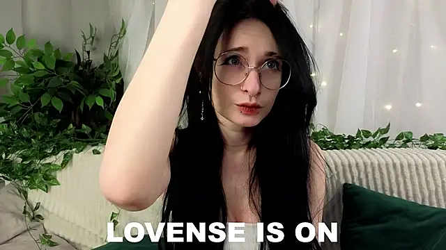 Snapshot of DarcyAspacio chatting on 02-13-26, 11:21 DarcyAspacio online show from 02-13-26, 11:21