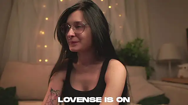 Snapshot of DarcyAspacio chatting on 02-06-26, 11:39 DarcyAspacio online show from 02-06-26, 11:39