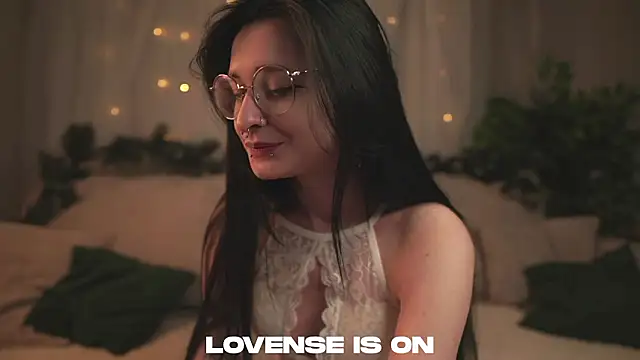 Snapshot of DarcyAspacio chatting on 01-18-26, 11:24 DarcyAspacio online show from 01-18-26, 11:24