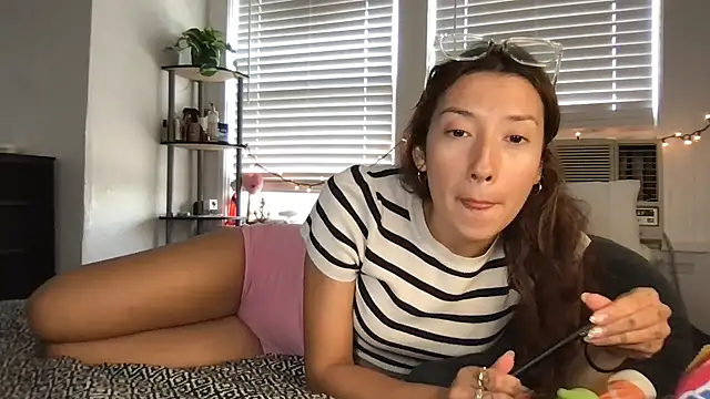 yoursweetestlilly online show from 09-21-25, 11:32