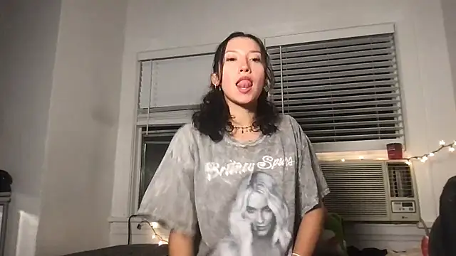 yoursweetestlilly online show from 03-26-26, 03:38