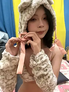 Snapshot of qiqi_x chatting on 10-10-25, 03:57 qiqi x online show from 10-10-25, 03:57