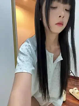 qiqi x online show from 05-05-26, 02:09