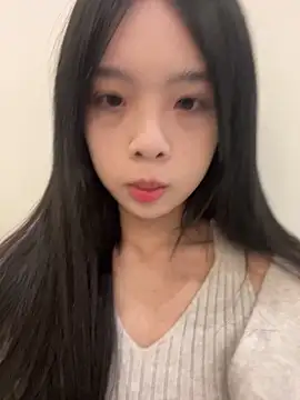 qiqi x online show from 12-20-25, 02:09