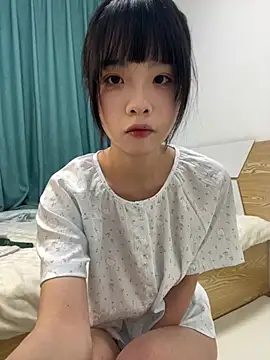 qiqi x online show from 04-18-26, 01:46